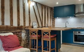 Le Thuit - F2 Plain pied tout équipé à la ferme